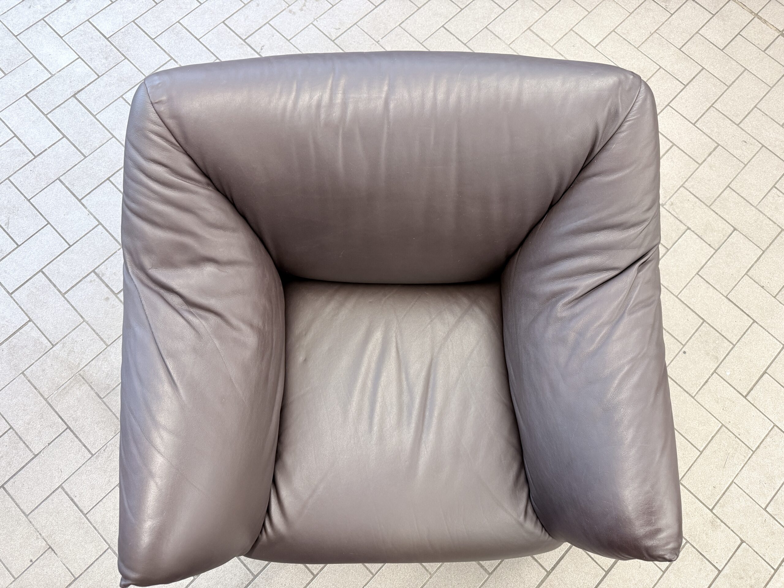 Cassina Tentazione Lederstuhl von Mario Bellini 10 Cassina Tentazione Lederstuhl von Mario Bellini – Bild 9