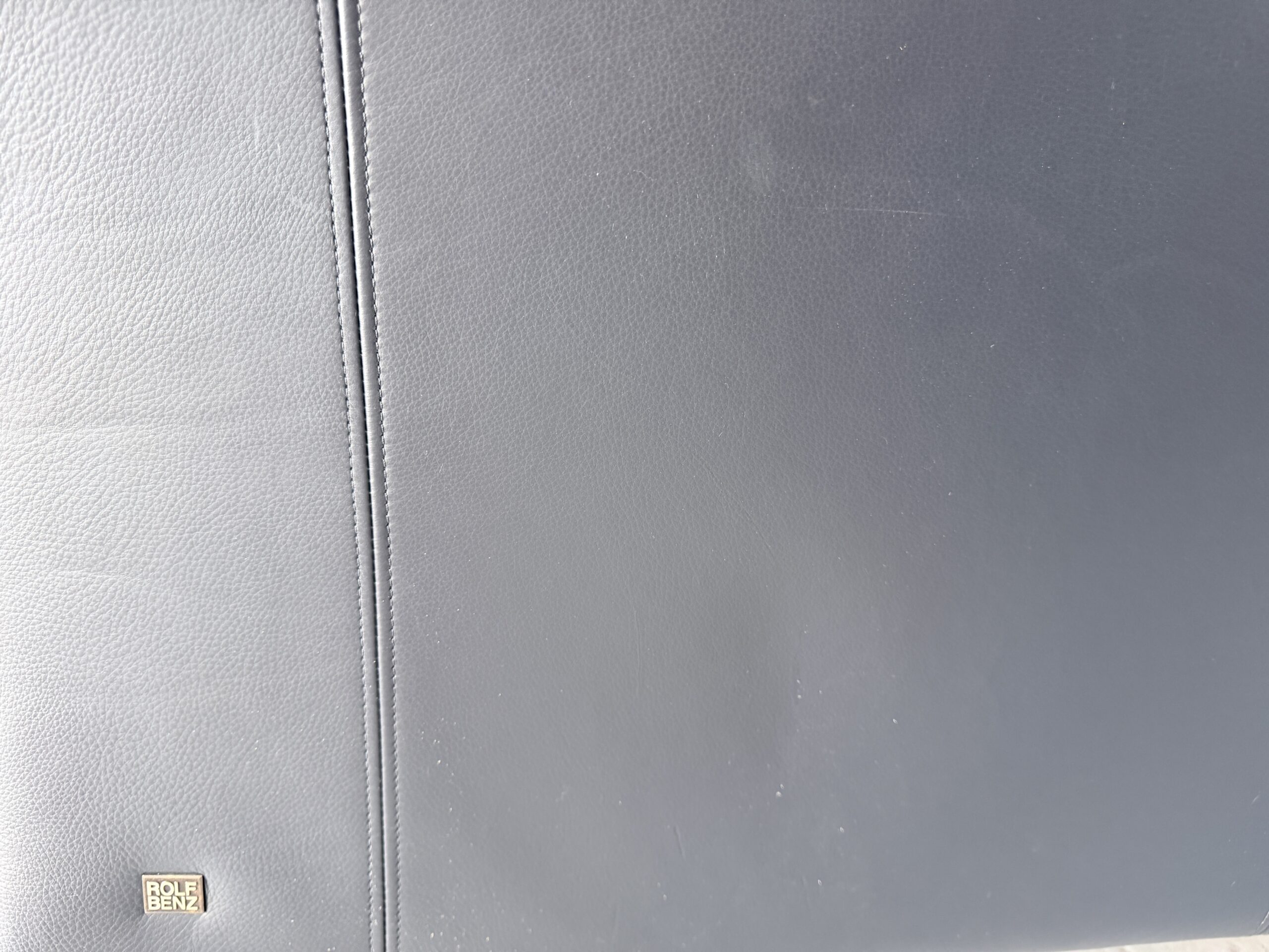 Rolf Benz 322 – Schwarzes 2-Sitzer Ledersofa 8 Rolf Benz 322