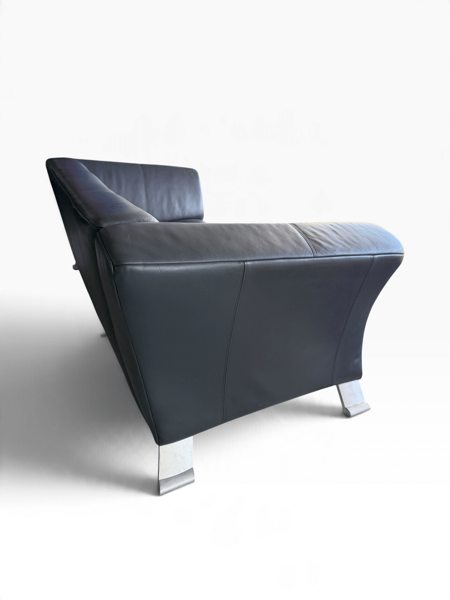 Rolf Benz 322 – Schwarzes 2-Sitzer Ledersofa 5 Rolf Benz 322 – Schwarzes 2-Sitzer Ledersofa – Bild 4