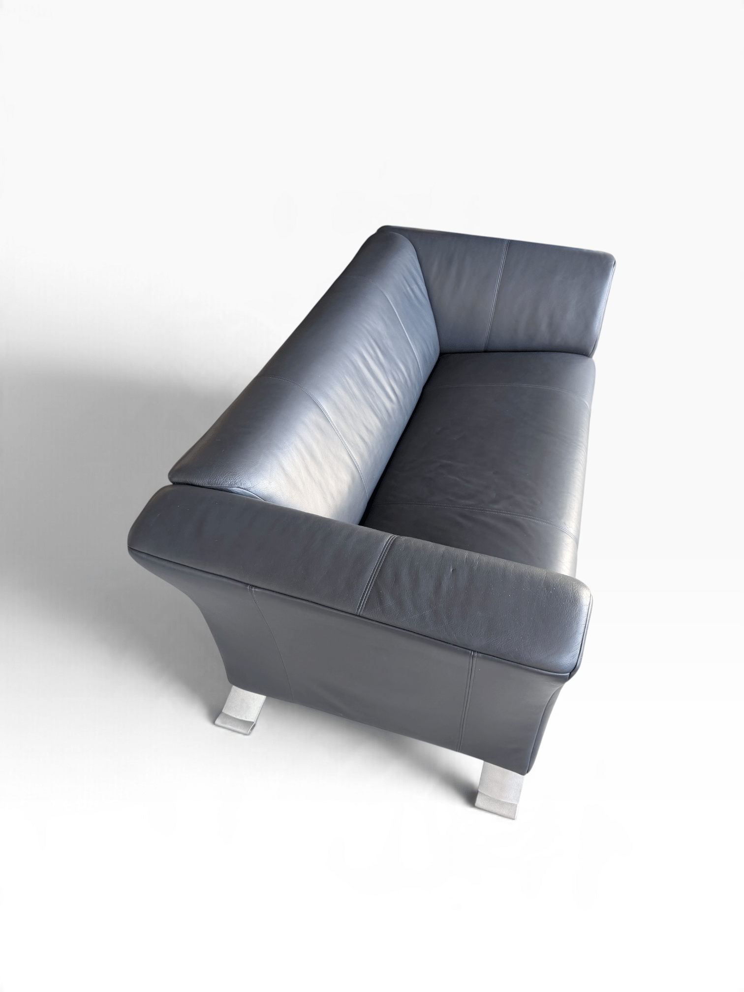 Rolf Benz 322 – Schwarzes 2-Sitzer Ledersofa 6 Rolf Benz 322 – Schwarzes 2-Sitzer Ledersofa – Bild 5