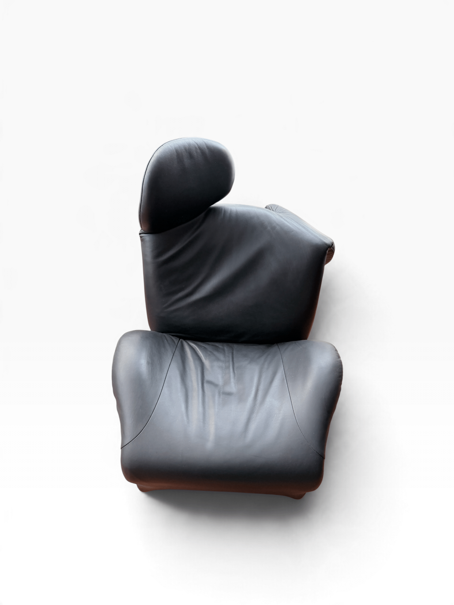 Cassina 111 Wink Ledersessel aus schwarzem Leder – Toshiyuki Kita, 1980 4 Cassina 111 Wink Ledersessel aus schwarzem Leder – Toshiyuki Kita, 1980 – Bild 3
