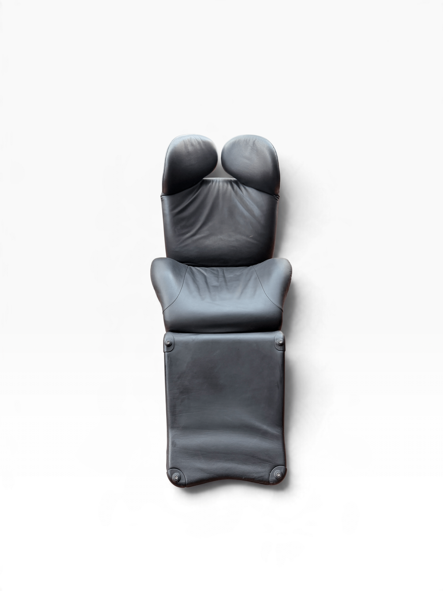 Cassina 111 Wink Ledersessel aus schwarzem Leder – Toshiyuki Kita, 1980 8 Cassina 111 Wink Ledersessel aus schwarzem Leder – Toshiyuki Kita, 1980 – Bild 7